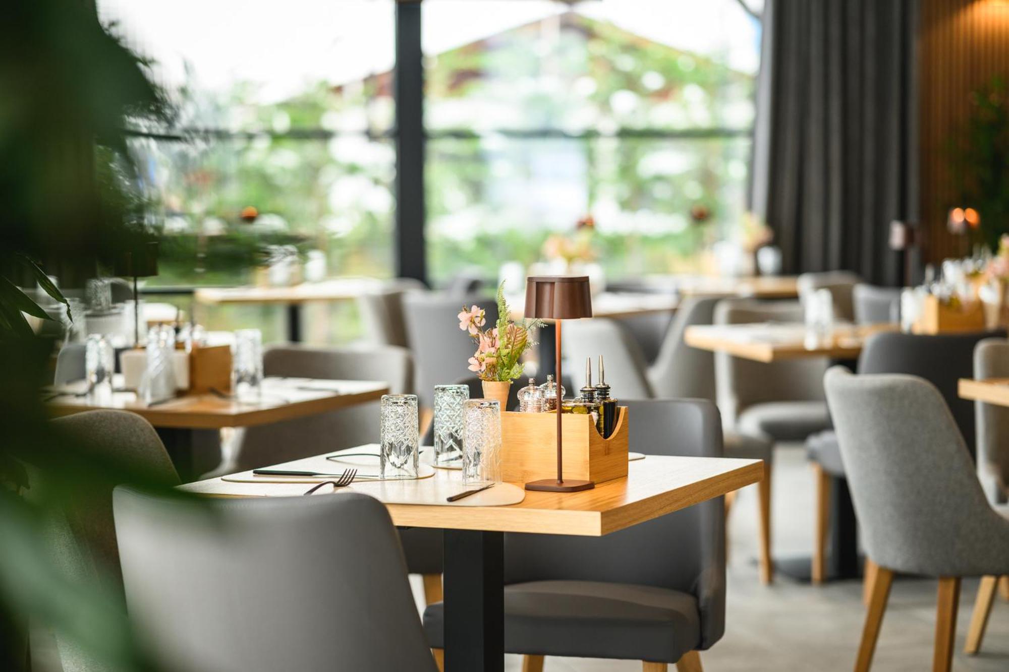 Empire Balneo & Spa Hotel ヒサリャ エクステリア 写真