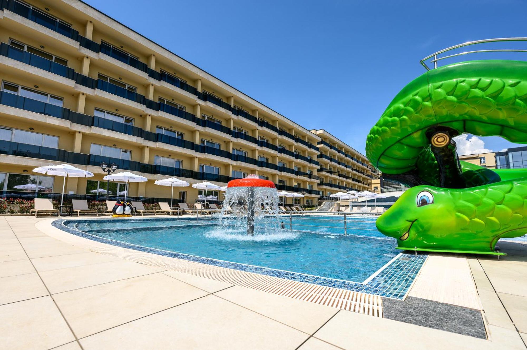 Empire Balneo & Spa Hotel ヒサリャ エクステリア 写真