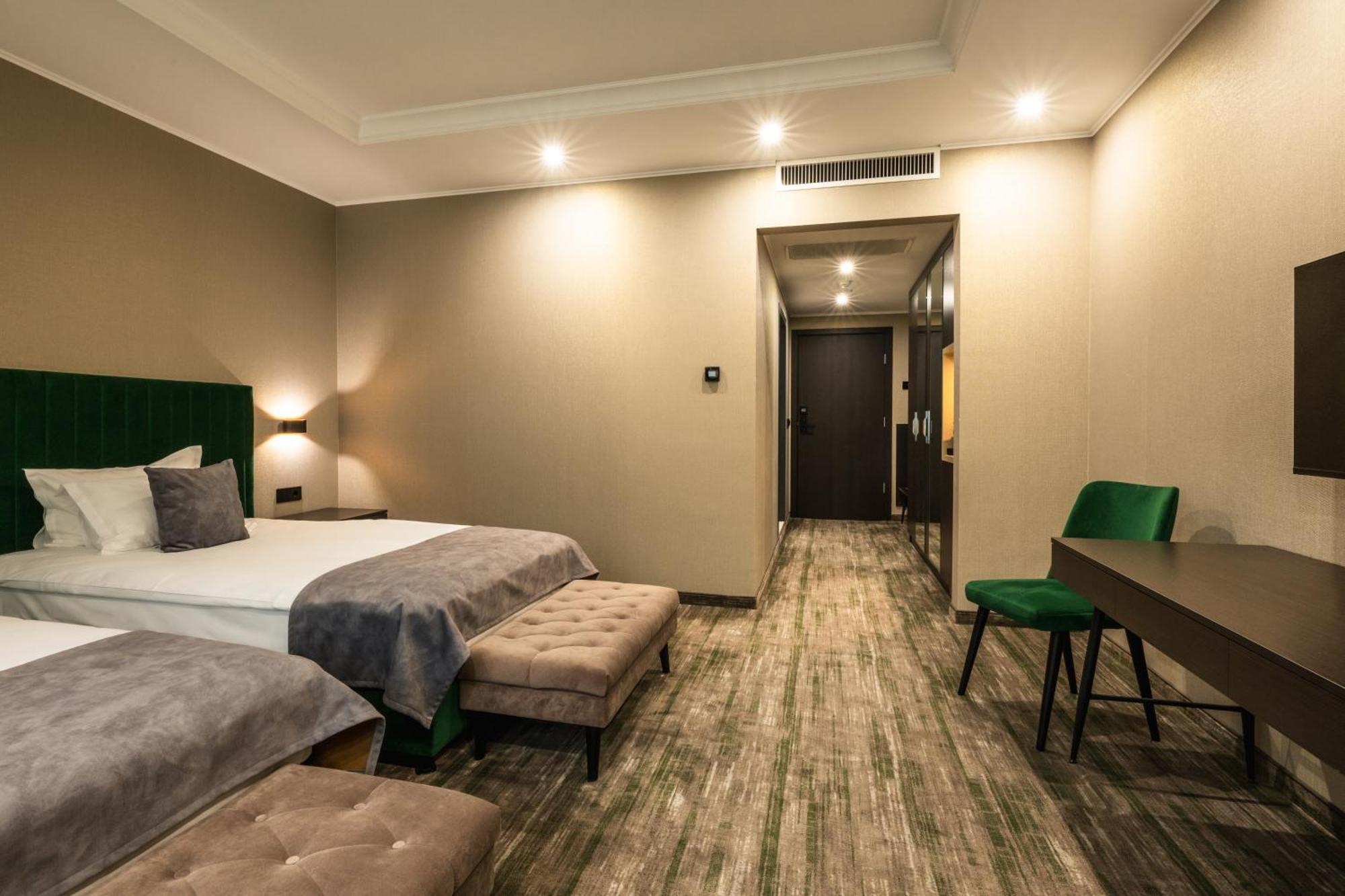 Empire Balneo & Spa Hotel ヒサリャ エクステリア 写真