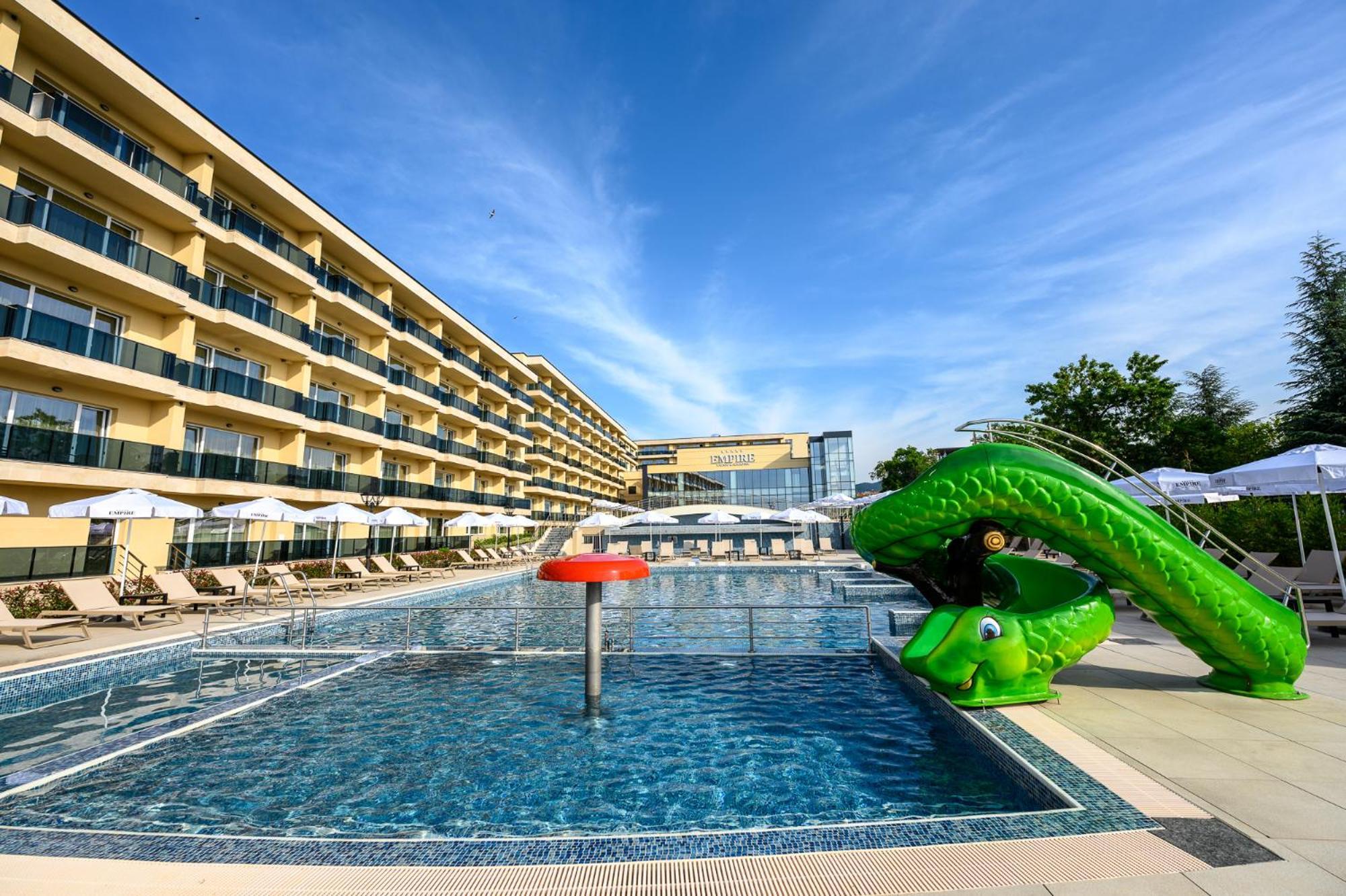 Empire Balneo & Spa Hotel ヒサリャ エクステリア 写真