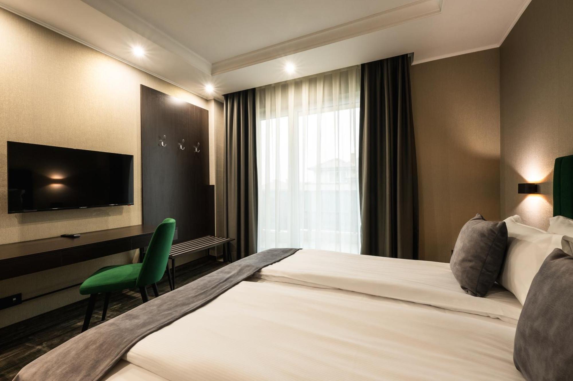 Empire Balneo & Spa Hotel ヒサリャ エクステリア 写真
