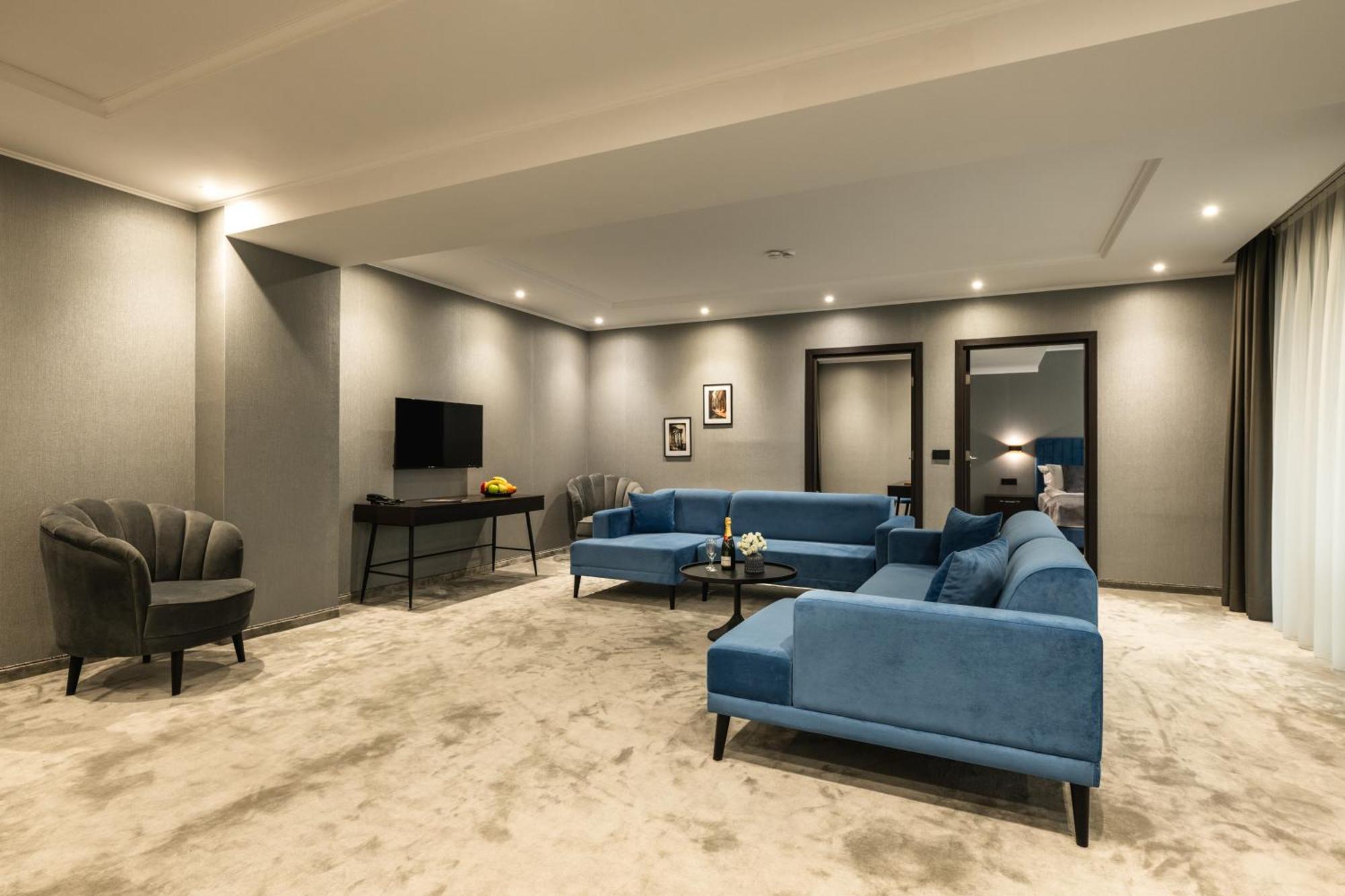 Empire Balneo & Spa Hotel ヒサリャ エクステリア 写真